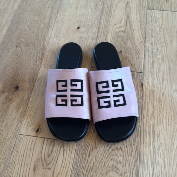 Givenchy Pink 4G Cut-Out Sandals; Box & 2 Dust Bags - Picture 6 of 12